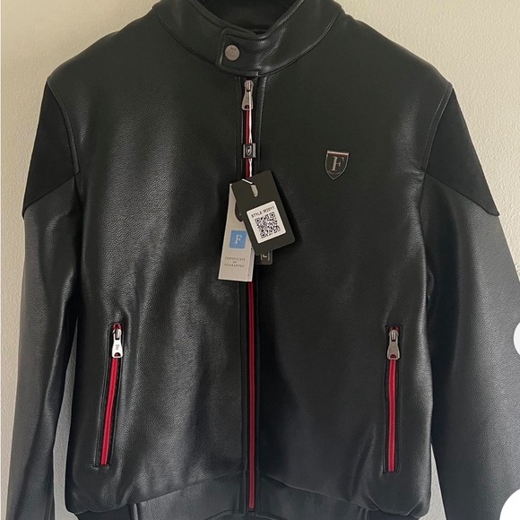 F collections M2011-PR760 leather jacket size M made in Italy
Black
Red - Picture 4 of 5